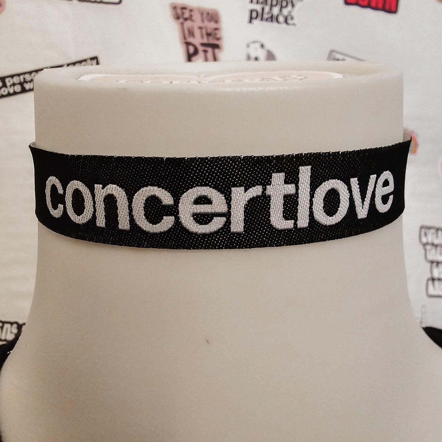 concertlove Bändchen| rosa | schwarz | gewebt | Festivalbändchen