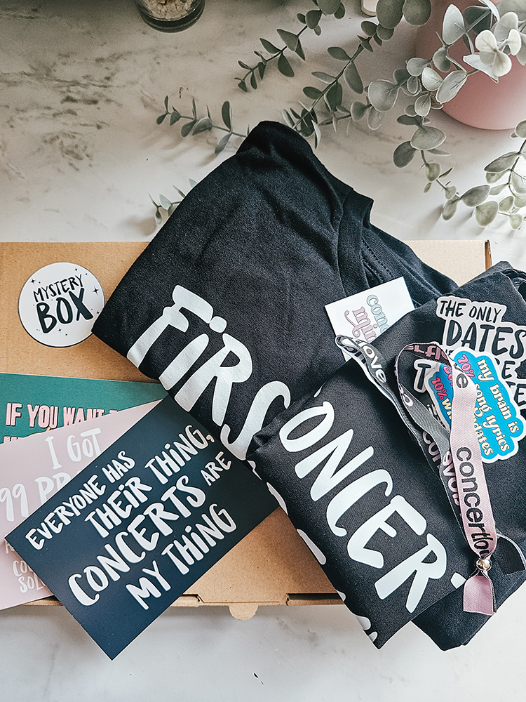 Konzert Merch Mystery Box | verschiedene Größen | Konzertmerch Wundertüte